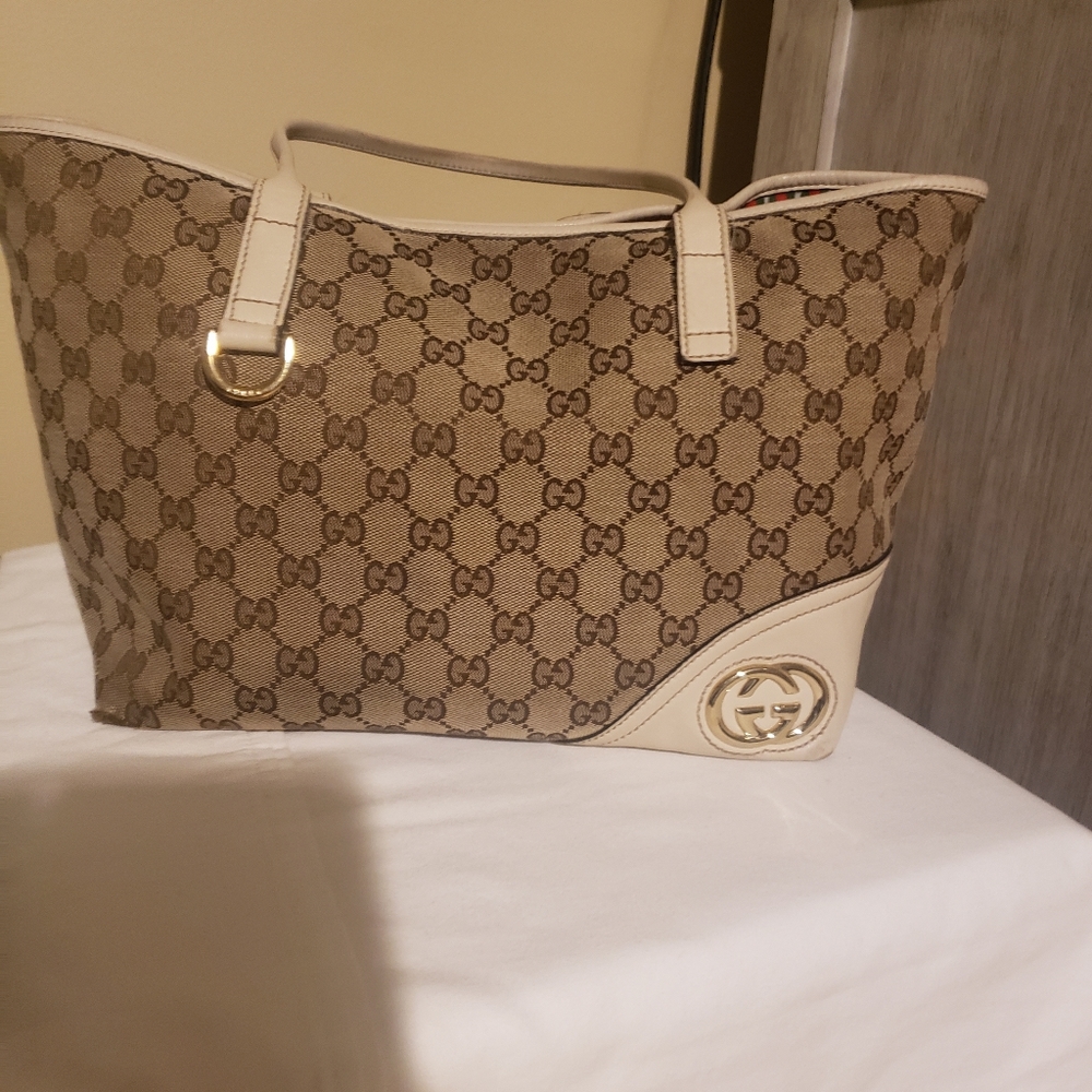 Gucci Signature should bag